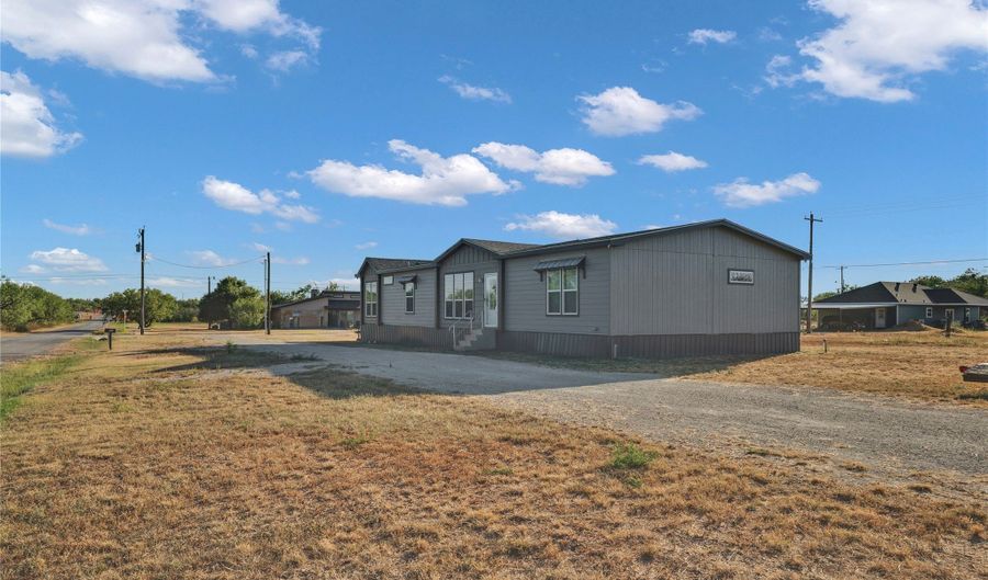2032 Avenue L, Anson, TX 79501 - 4 Beds, 3 Bath