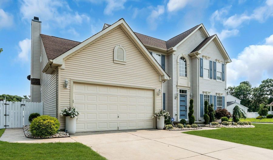 29 Tupelo Rd, Bayville, NJ 08721 - 4 Beds, 3 Bath