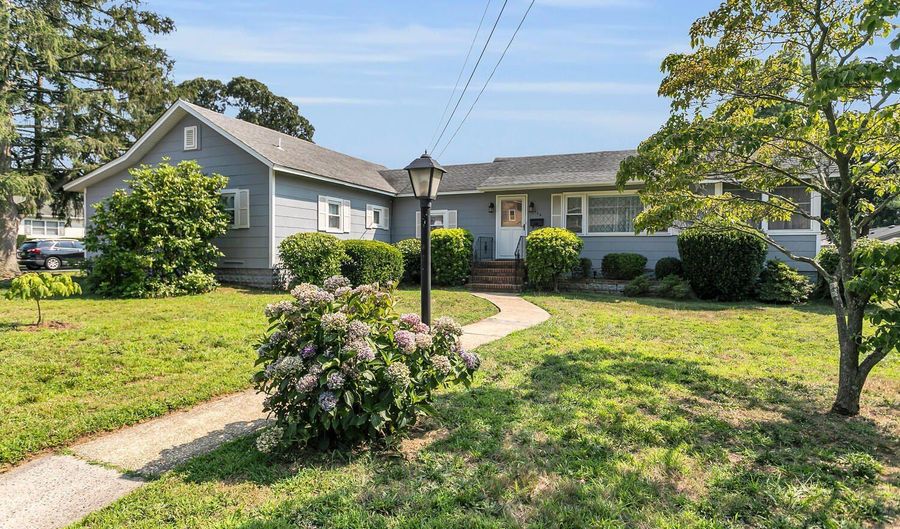324 E End Ave, Belford, NJ 07718 - 3 Beds, 2 Bath