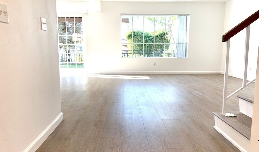 30725 Mainmast Dr, Agoura Hills, CA 91301 - 3 Beds, 3 Bath