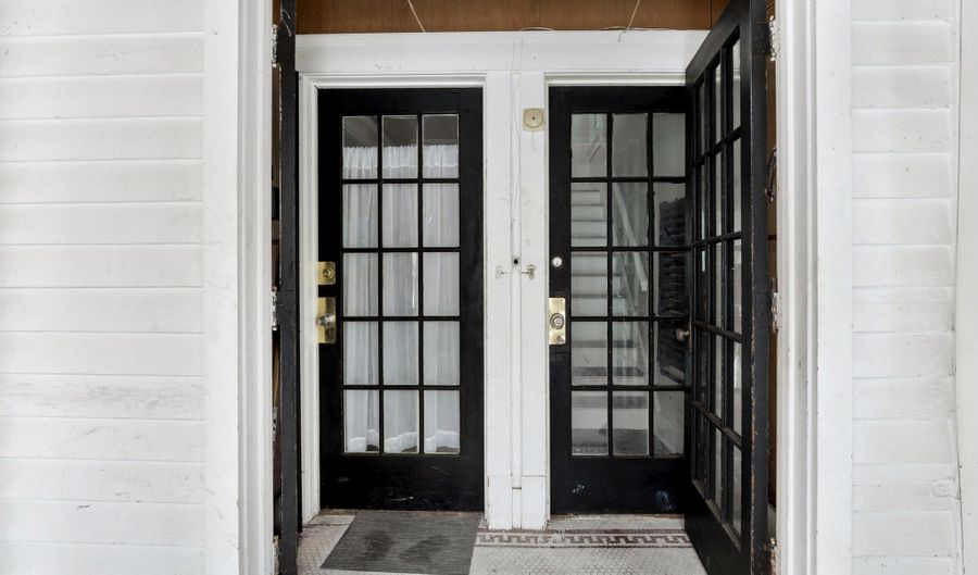 244 Morris St, Albany, NY 12208 - 6 Beds, 2 Bath