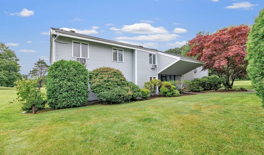 137 Florence Rd 1A, Branford, CT 06405 - 3 Beds, 2 Bath