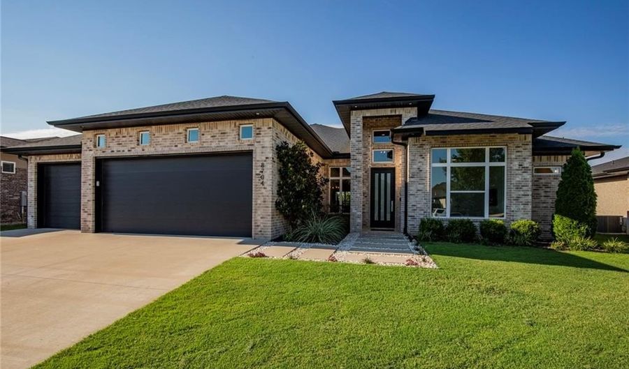 8704 W Flycatcher Pl, Bentonville, AR 72713 - 4 Beds, 4 Bath