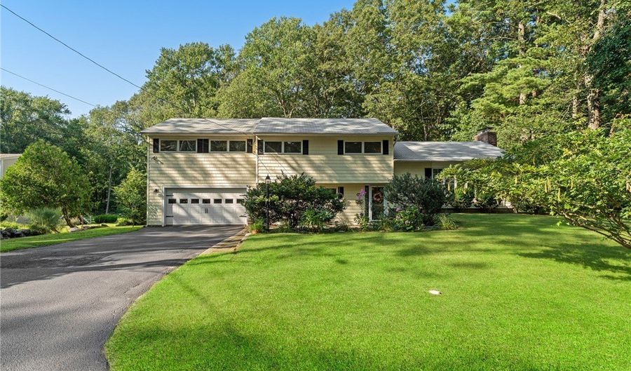 505 Cedar Ave, East Greenwich, RI 02818 - 4 Beds, 3 Bath