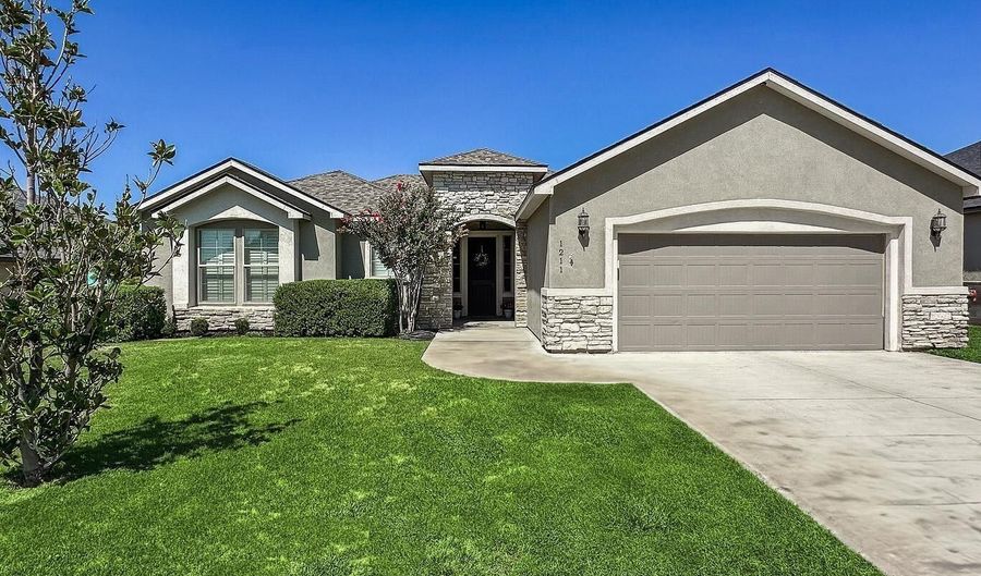 1211 Miehls Dr, Carlsbad, NM 88220 - 4 Beds, 3 Bath