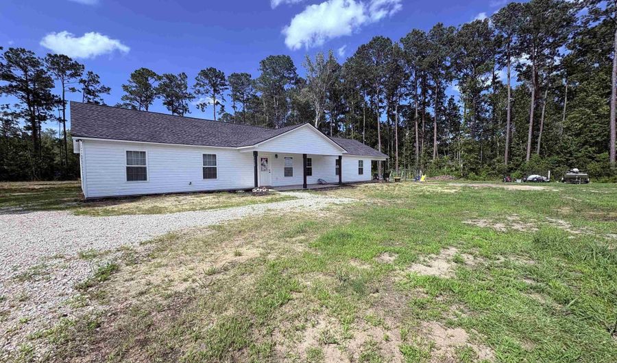 160 Leadwood St, Andrews, SC 29510 - 4 Beds, 3 Bath