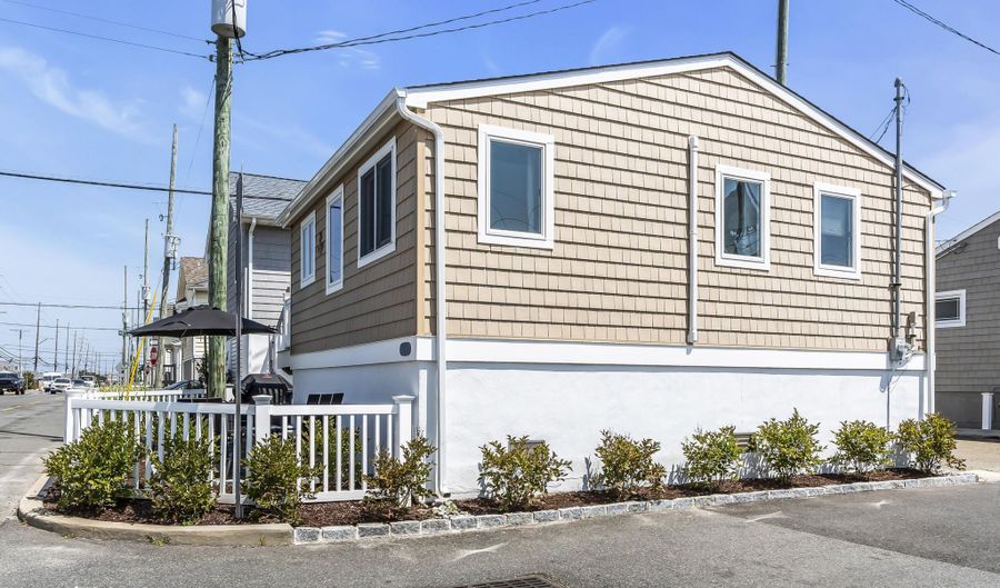 124 W Chadwick Way, Lavallette, NJ 08735 - 2 Beds, 1 Bath