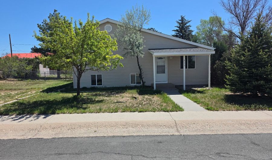 211 Jolley Ave, Douglas, WY 82633 - 3 Beds, 2 Bath