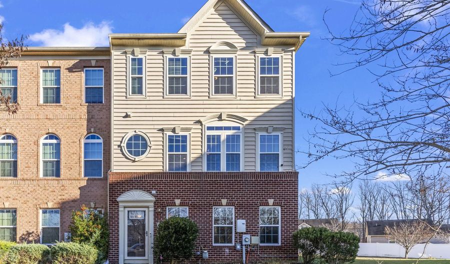 3321 TIANNA Way, Accokeek, MD 20607 - 3 Beds, 4 Bath