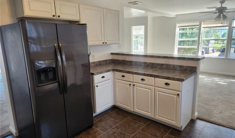 81 Bayview Ave 2, Bristol, RI 02809 - 3 Beds, 2 Bath