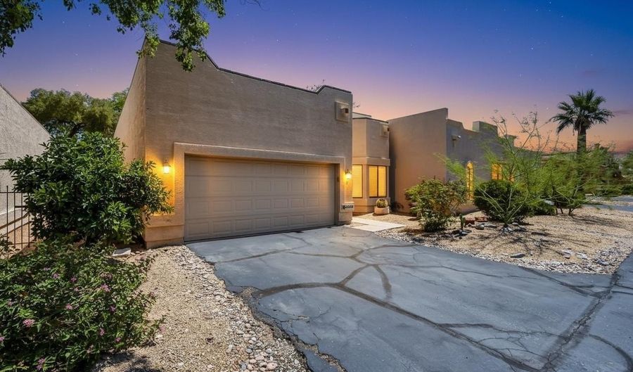 37204 N TRANQUIL Trl 24, Carefree, AZ 85377 - 2 Beds, 2 Bath
