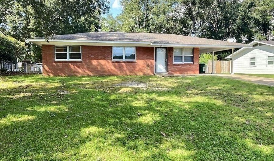 317 Hunter Dr, Ocean Springs, MS 39564 - 3 Beds, 2 Bath