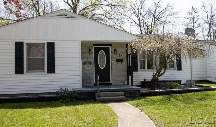 715 Alexander Dr, Adrian, MI 49221 - 4 Beds, 2 Bath