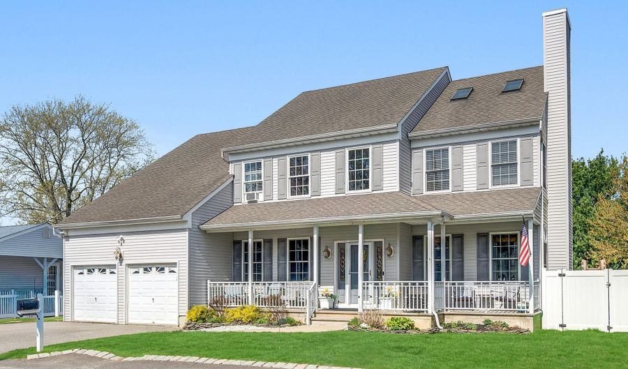 928 Seaman Ave, Beachwood, NJ 08722 - 4 Beds, 4 Bath