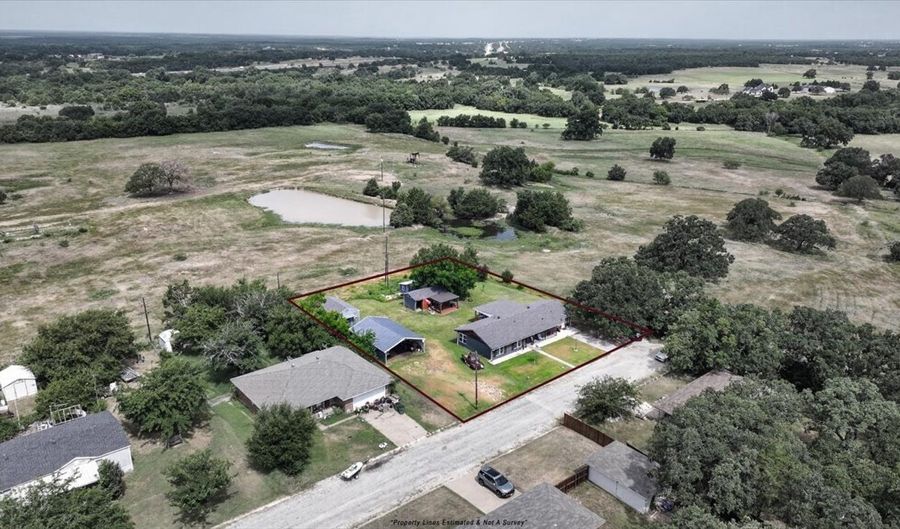 907 Denver St, Alvord, TX 76225 - 3 Beds, 2 Bath