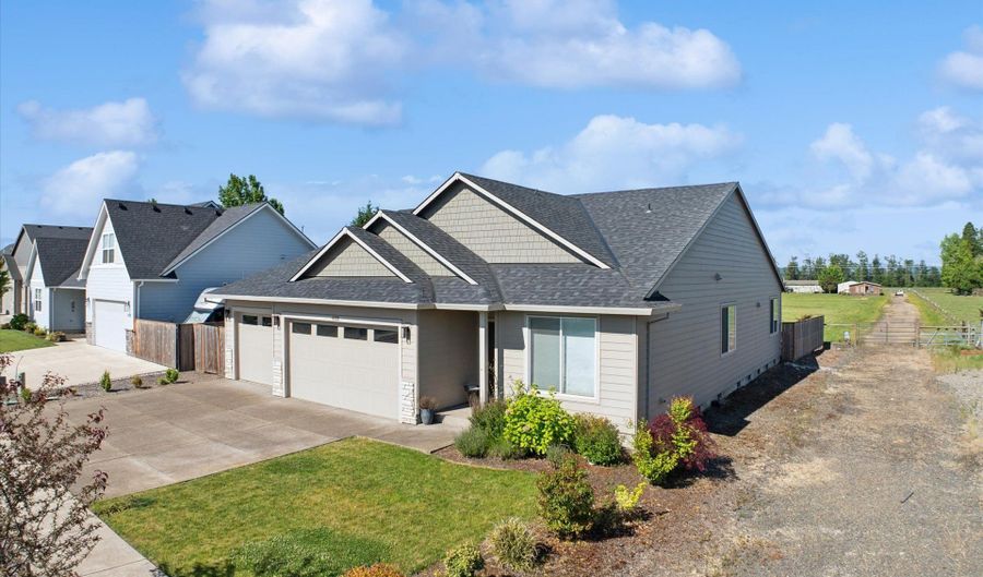 4722 ROYAL Dr, Albany, OR 97321 - 3 Beds, 2 Bath
