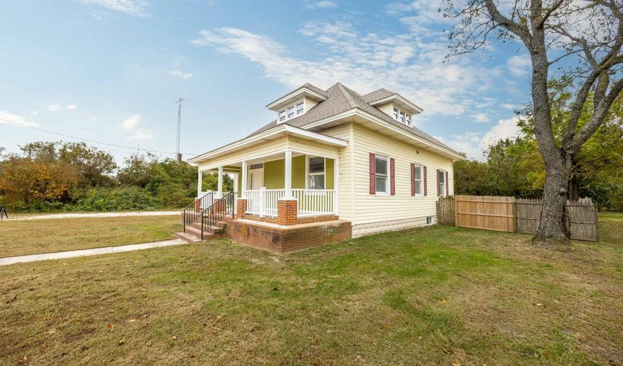 28552 SEAFORD Rd, Laurel, DE 19956 - 4 Beds, 3 Bath