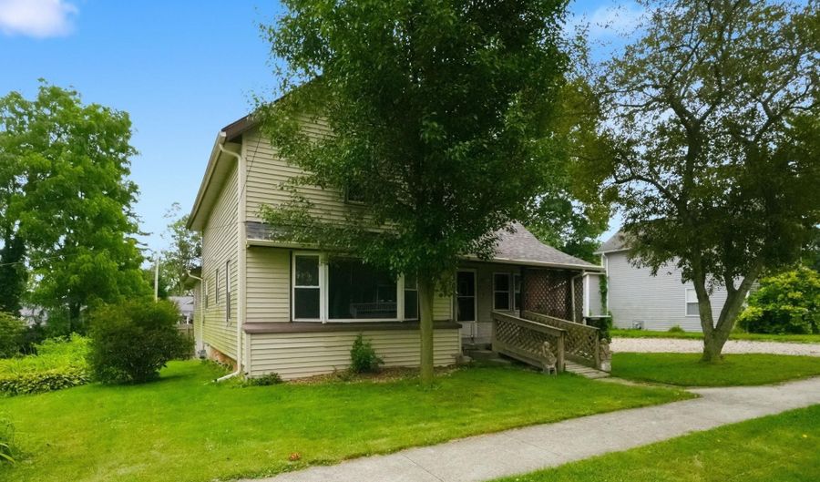 416 N Superior St, Angola, IN 46703 - 4 Beds, 2 Bath