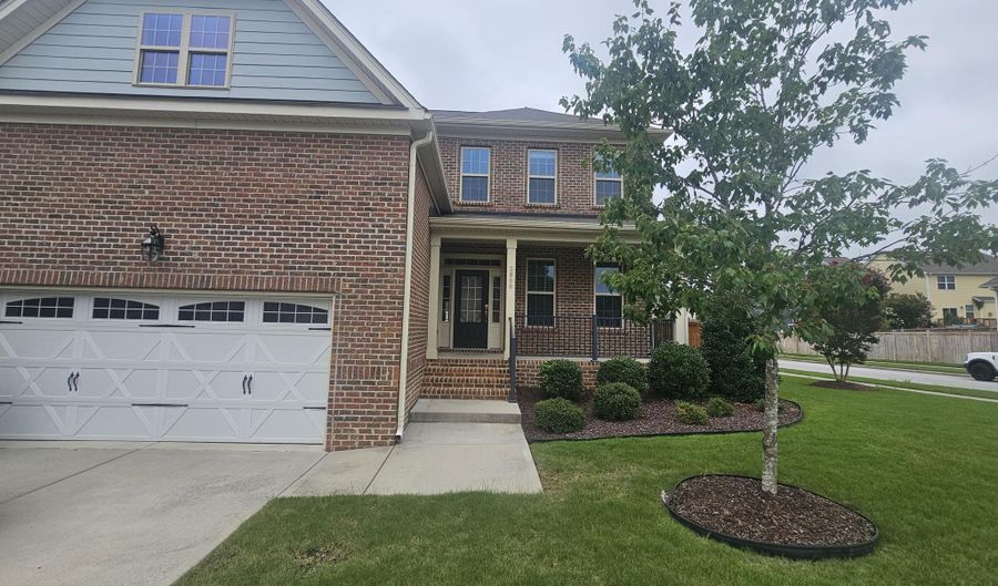 2800 Lumber River Trl, Apex, NC 27502 - 5 Beds, 3 Bath