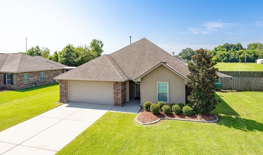 4316 Sugar Hollow Ln, Addis, LA 70710 - 3 Beds, 2 Bath