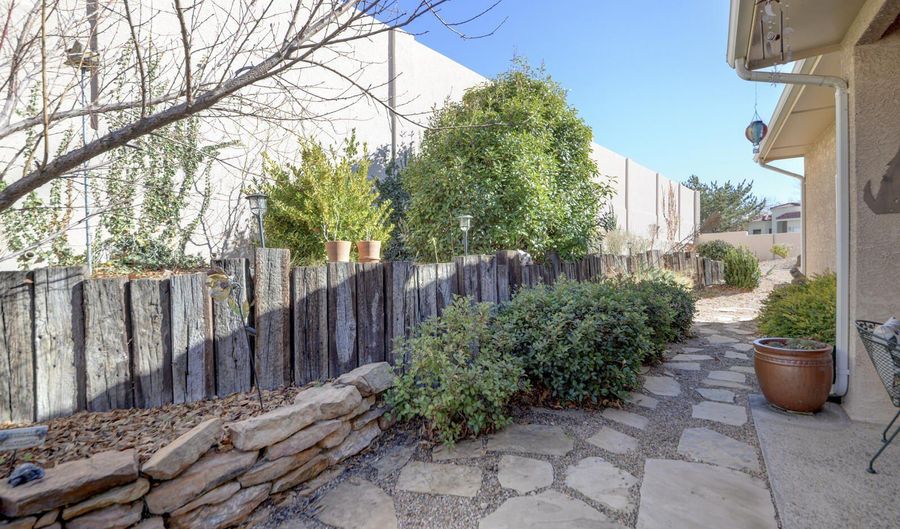 5600 Fulton Ct NE, Albuquerque, NM 87111 - 3 Beds, 2 Bath