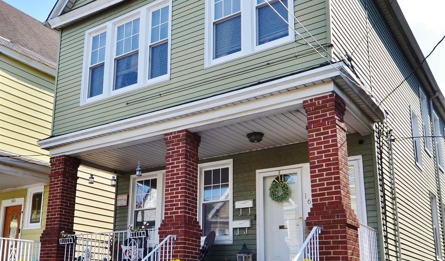 162 W 32ND St, Bayonne, NJ 07002 - 7 Beds, 3 Bath