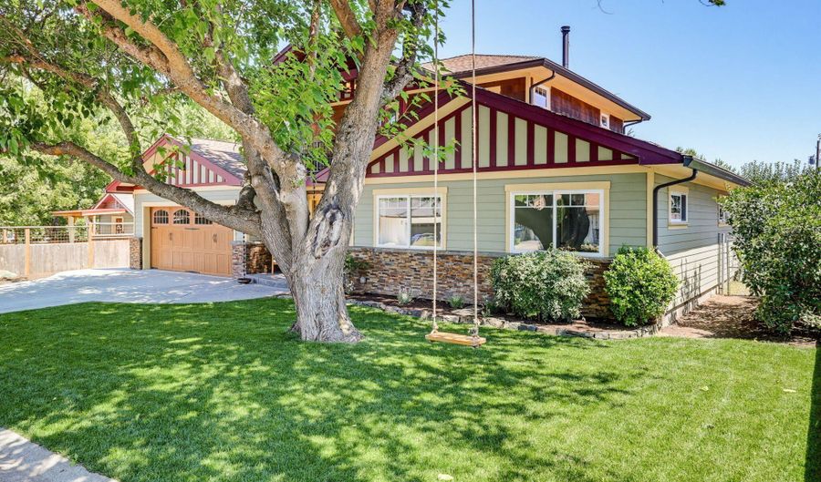524 Drager St, Ashland, OR 97520 - 3 Beds, 3 Bath