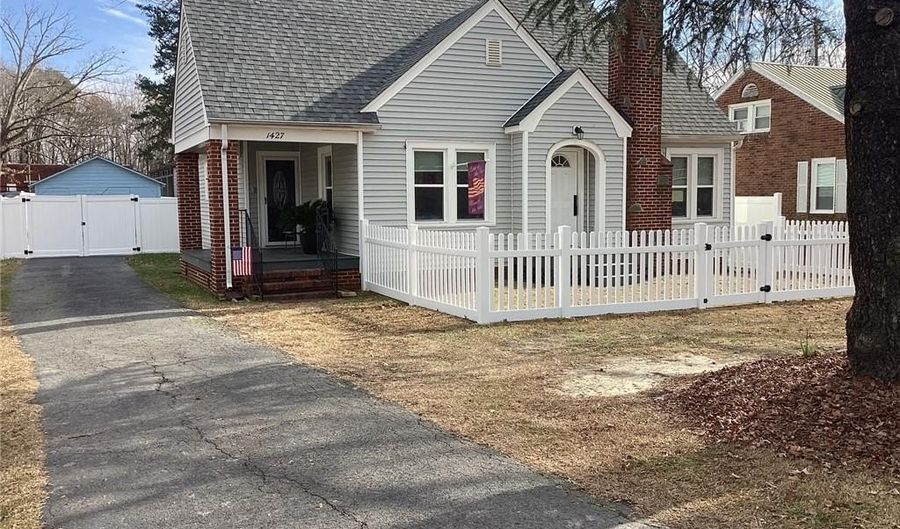 1427 S Fayetteville St, Asheboro, NC 27205 - 4 Beds, 3 Bath