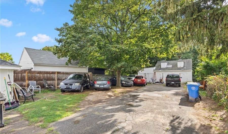 9 Southern St, Cranston, RI 02920 - 4 Beds, 2 Bath