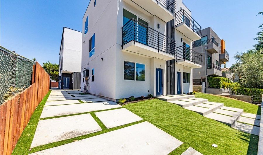 6700 Balboa, Los Angeles, CA 91406 - 20 Beds, 23 Bath