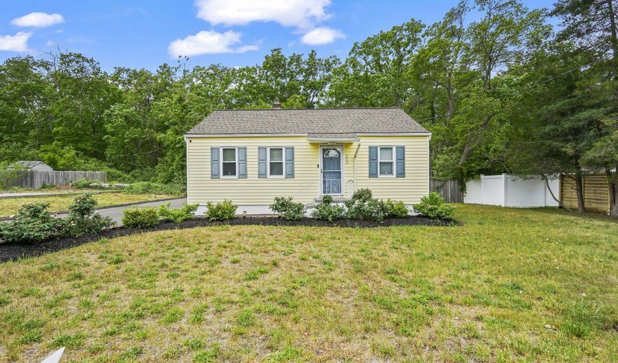 352 Leeward Ave, Beachwood, NJ 08722 - 2 Beds, 2 Bath