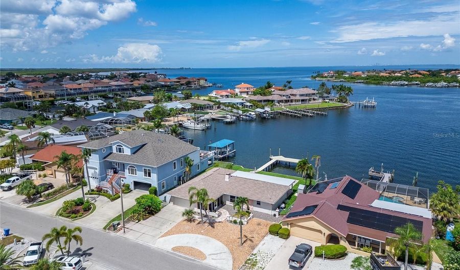6334 COCOA Ln, Apollo Beach, FL 33572 - 3 Beds, 2 Bath