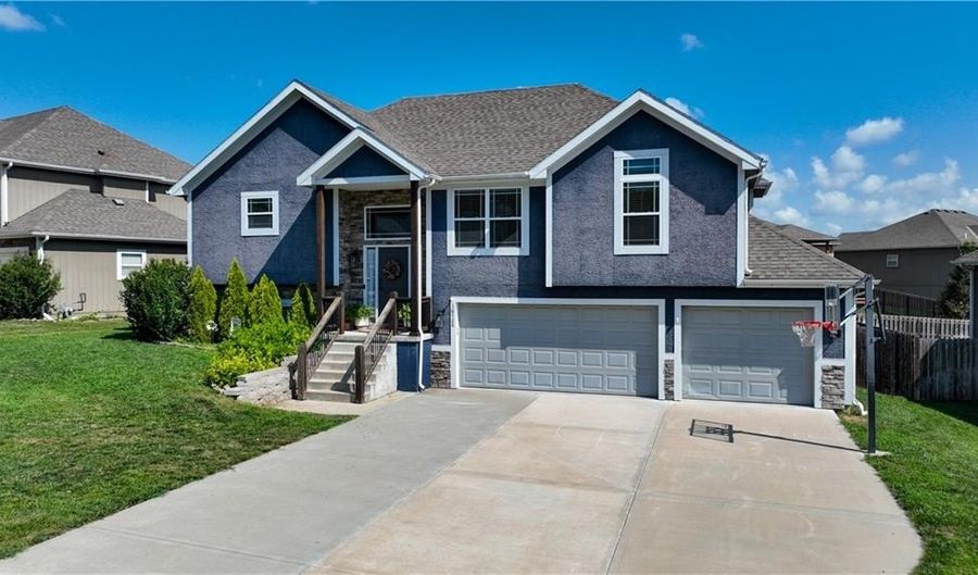 16728 Ruby Way, Basehor, KS 66007 - 4 Beds, 3 Bath