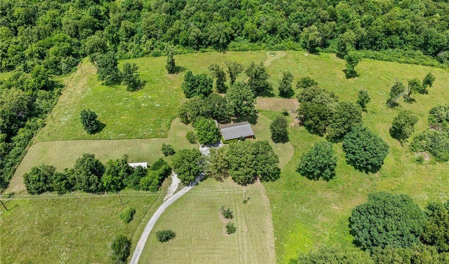 14560 US 62 E Hwy, Alpena, AR 72601 - 4 Beds, 2 Bath