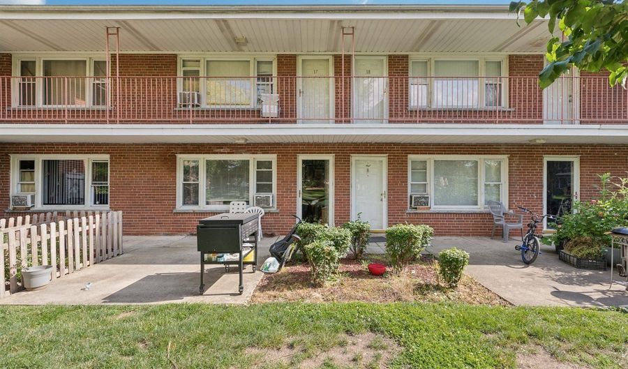 1119 E Algonquin Rd 7, Arlington Heights, IL 60005 - 1 Beds, 1 Bath