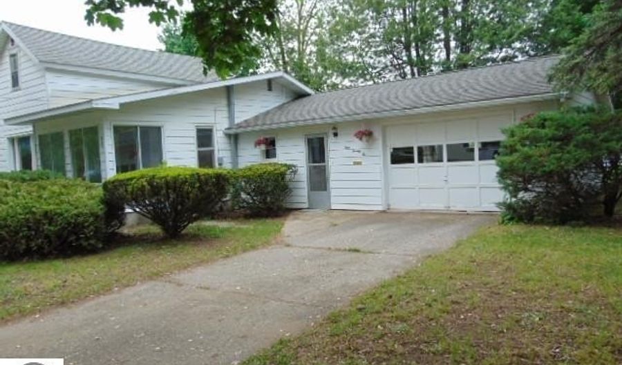 422 E Walnut St, Alma, MI 48801 - 2 Beds, 1 Bath
