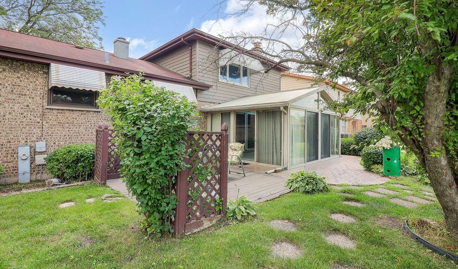 1116 N Old Fence Rd, Addison, IL 60101 - 3 Beds, 3 Bath