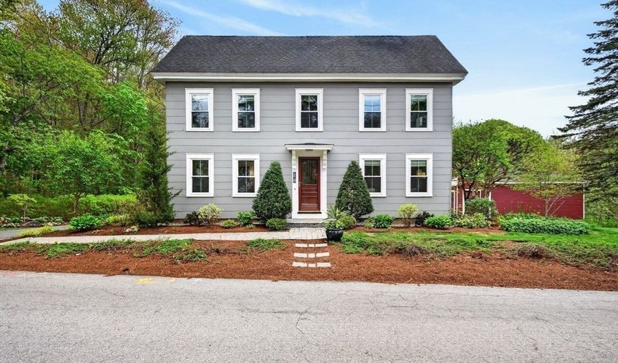 14 Ballardvale Rd, Andover, MA 01810 - 5 Beds, 2 Bath