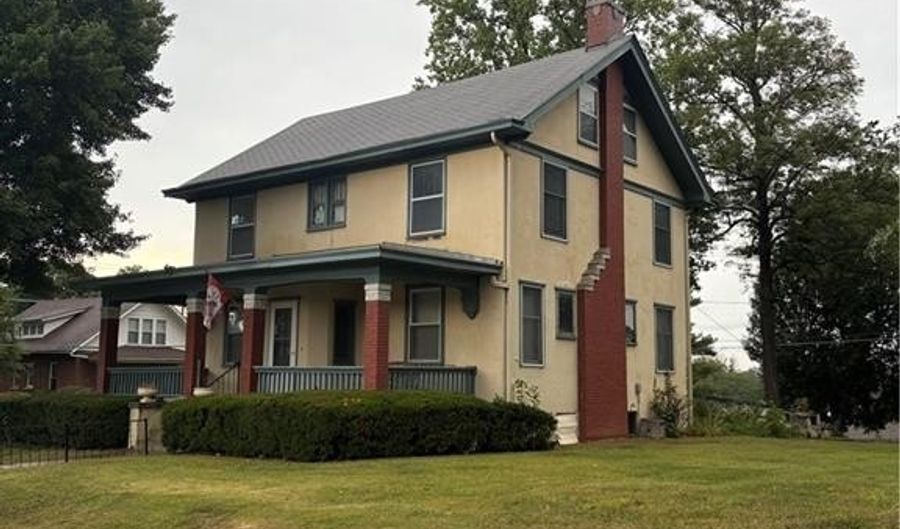 1404 S 8th St, Atchison, KS 66002 - 4 Beds, 3 Bath