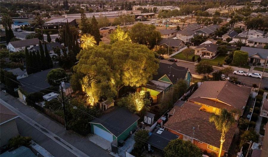 402 S Olive, Anaheim, CA 92805 - 3 Beds, 3 Bath