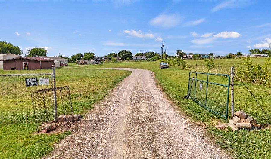 1109 County Road 607, Alvarado, TX 76009 - 4 Beds, 2 Bath