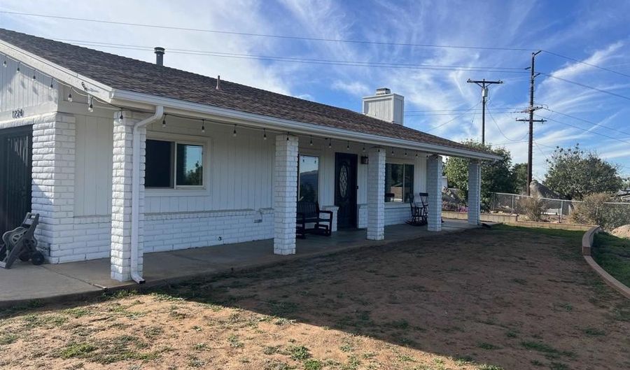 1224 ALPINE HEIGHTS Rd, Alpine, CA 91901 - 2 Beds, 2 Bath