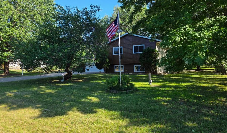 530 156th Ln NW, Andover, MN 55304 - 3 Beds, 2 Bath