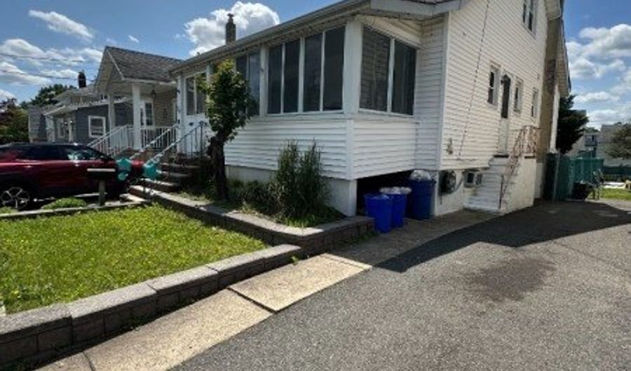 55 Center St, Belleville, NJ 07109 - 2 Beds, 1 Bath