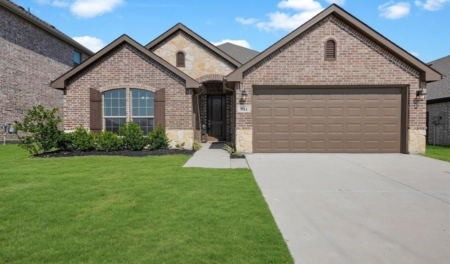 741 Nandina Rd, Weatherford, TX 76086 - 3 Beds, 2 Bath