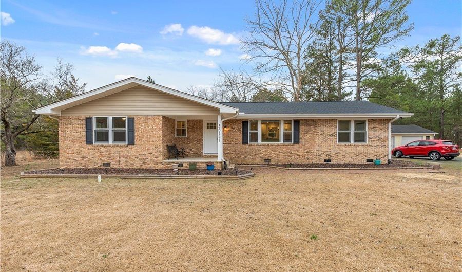 36141 US 1 Hwy, Aberdeen, NC 28315 - 3 Beds, 2 Bath