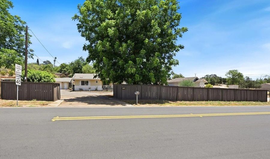 1500 S Citrus Ave, Escondido, CA 92027 - 3 Beds, 2 Bath