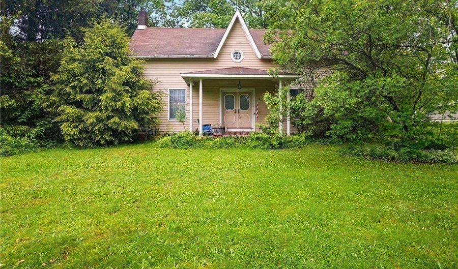 3912 Austinburg Rd, Ashtabula, OH 44004 - 4 Beds, 1 Bath