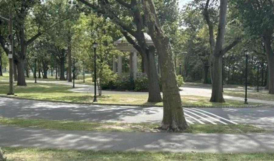 187 W 48Th St, Bayonne, NJ 07002 - 7 Beds, 4 Bath