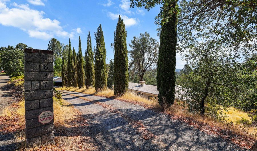 18371 View Point Dr, Anderson, CA 96007 - 2 Beds, 2 Bath